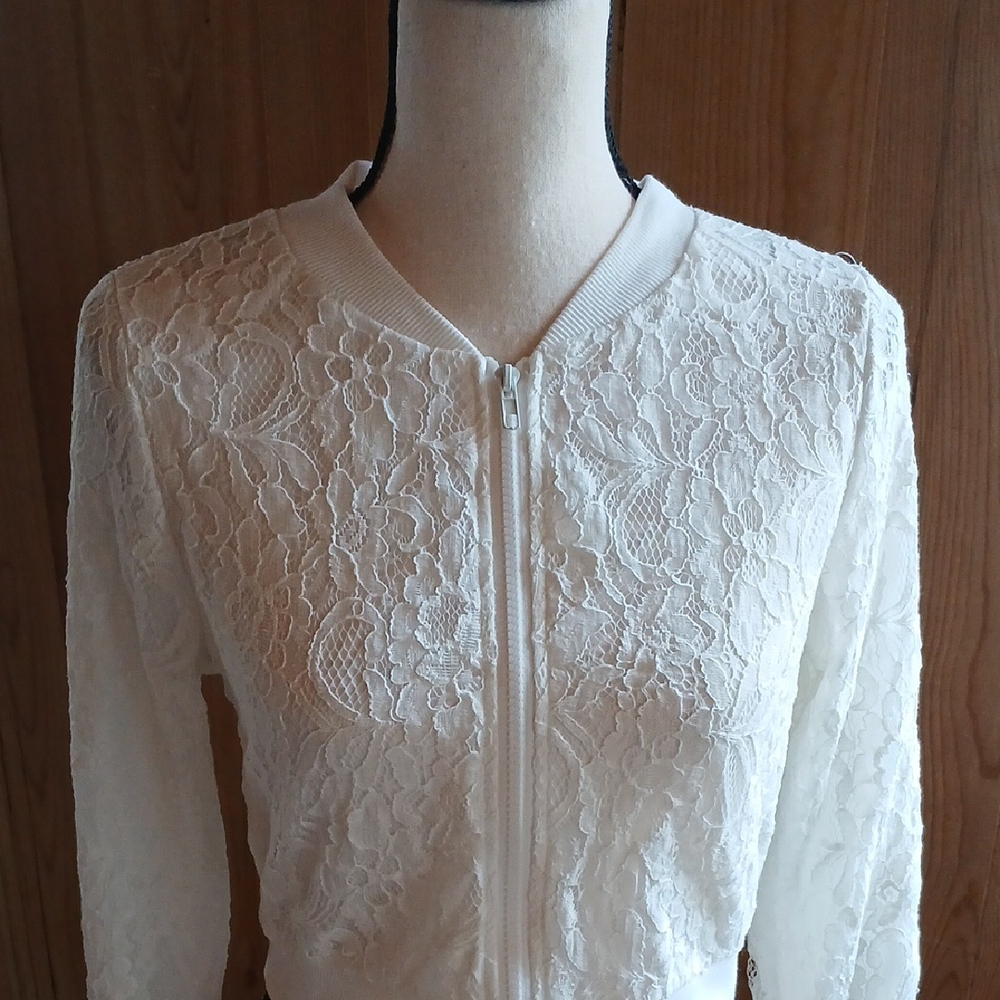 SHEIN White Long Sleeve Bib Collar Crop Blouse - Picture 2 of 8